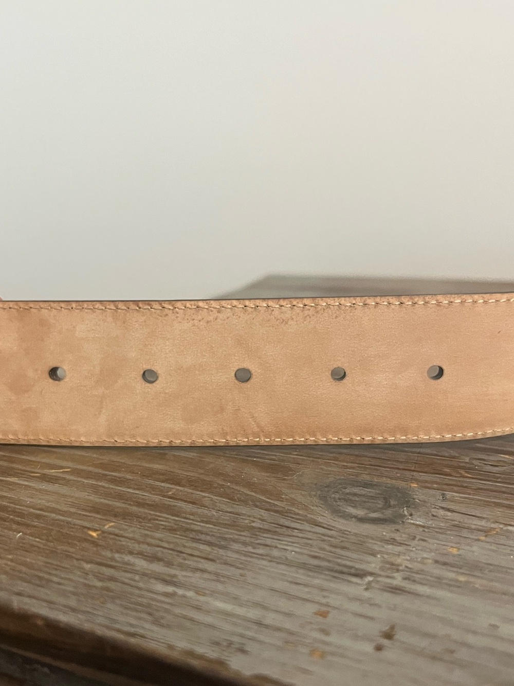 NWOT Unisex Bally White Perforated Leather Belt with 'B' Buckle - Picture 3 of 7